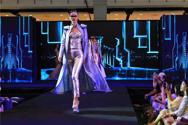 泰国举办第九届泰丝服装文化展活动