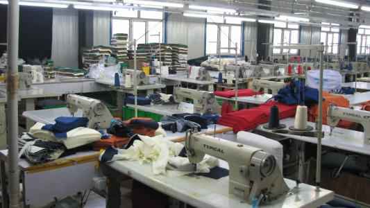村里建起服装厂 家门口就业促增收