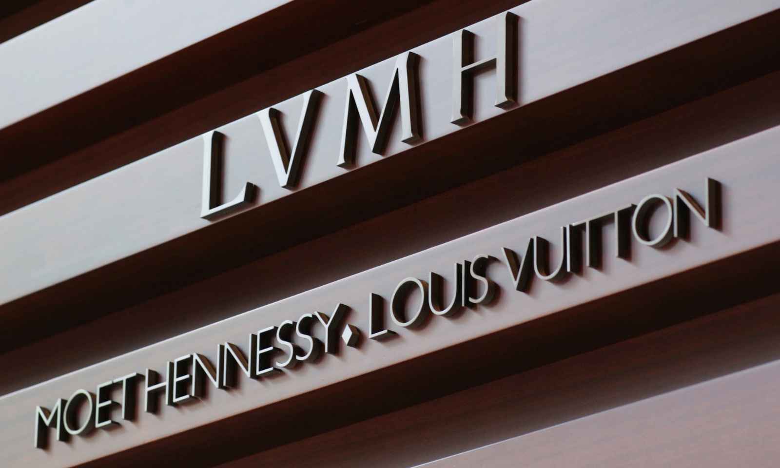 连续七年 LVMH再度登顶全球奢侈品集团排行榜