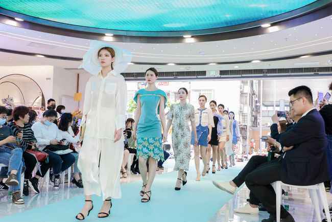 广州白马举办春季时尚周，推动“广货”服装开拓内循环