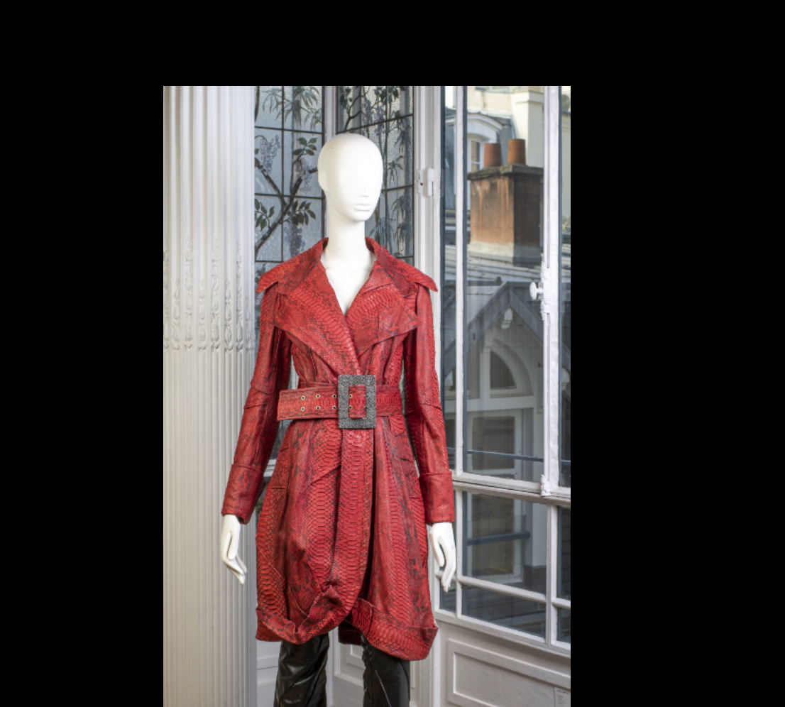 500件John Galliano在任Dior期间作品 即将在巴黎拍卖
